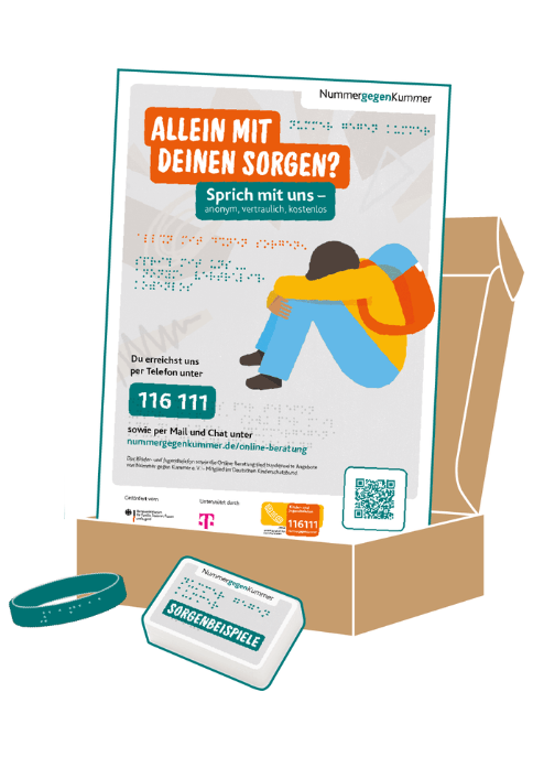 Die Grafik eines Versandkartons sowie das Plakat der Schulbox, das Armband und das Kartenset mit Fallbeispielen.